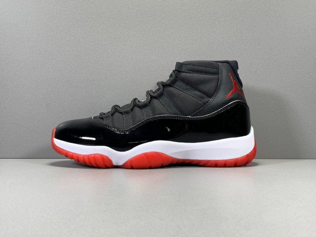 Air Jordan 11 Retro Playoffs Bred (2019)