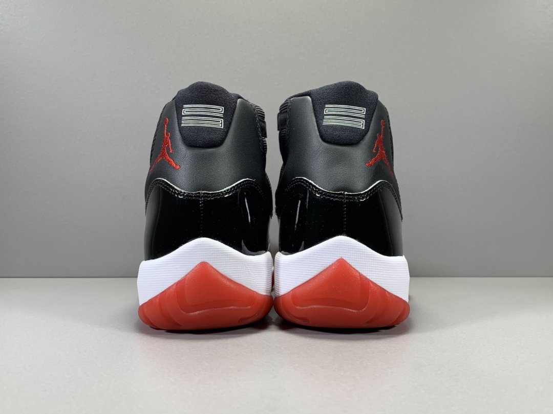 Air Jordan 11 Retro Playoffs Bred (2019)