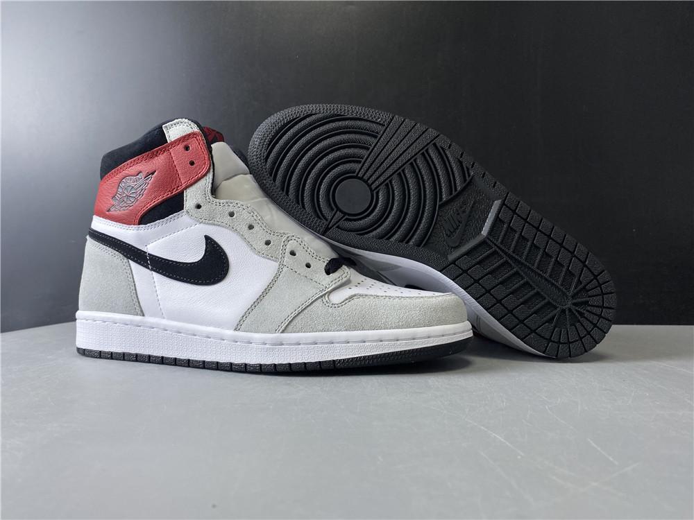 Air Jordan 1 Retro High Light Smoke Grey
