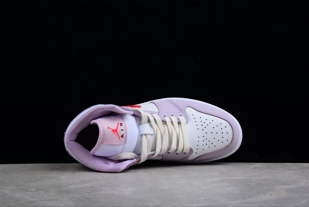 Air Jordan 1 Mid “Valentine Day”