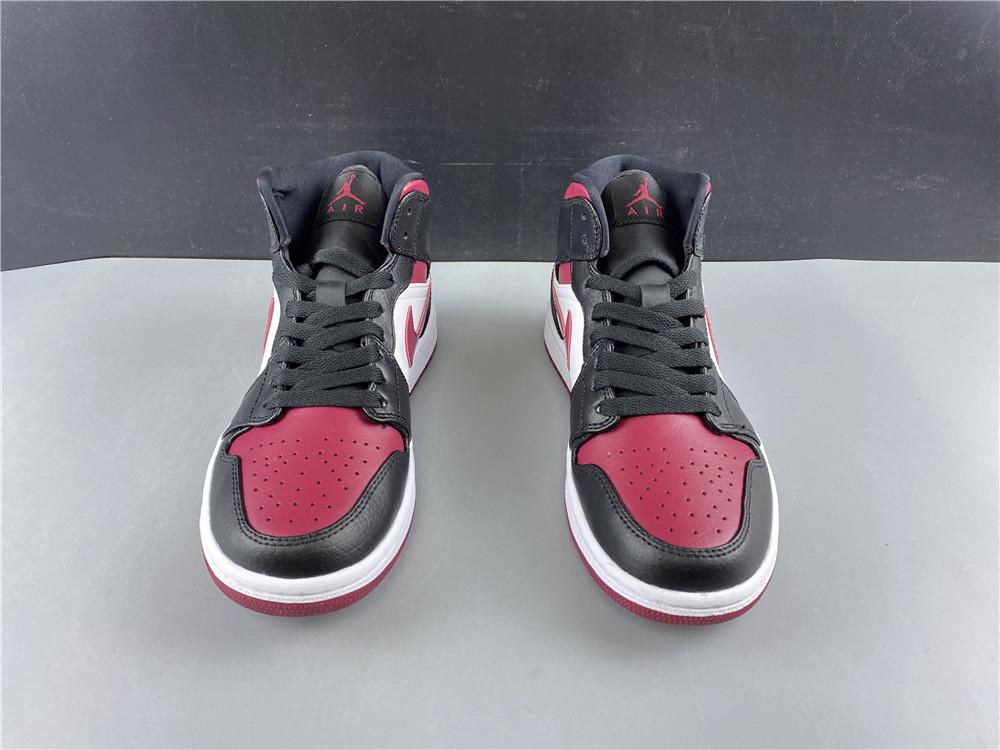 Air Jordan 1 Mid Bred Toe