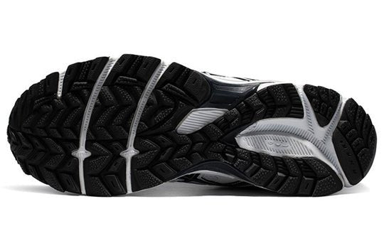 Asics Gel Kahana 8 White Black 1011B133-100