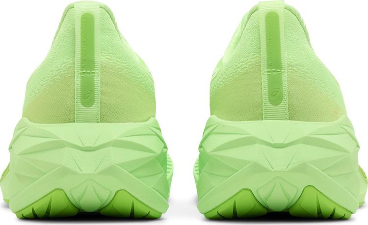 Asics Novablast 4 Wide Illuminate Green 1011B694-300