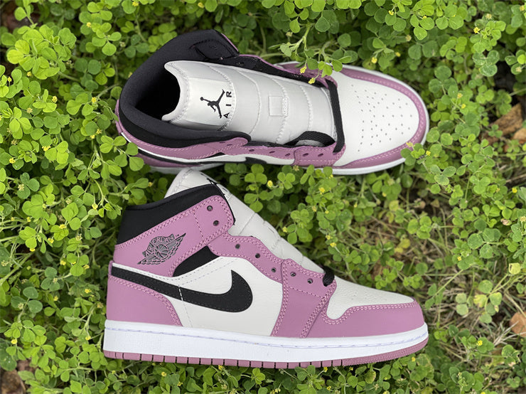 Air Jordan 1 Mid SE Light Mulberry Shoes