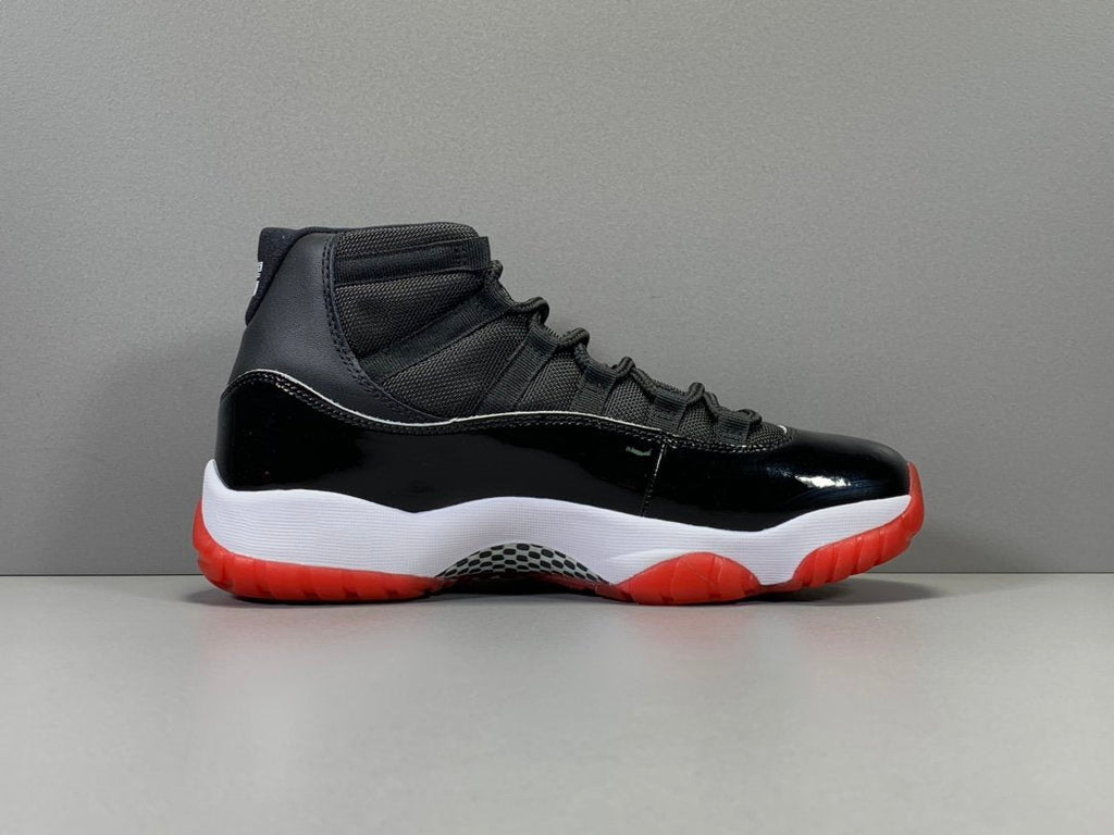 Air Jordan 11 Retro Playoffs Bred (2019)