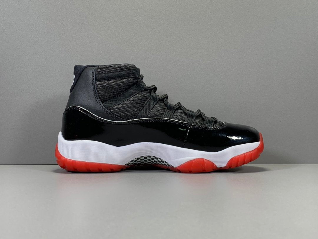 Air Jordan 11 Retro Playoffs Bred (2019)
