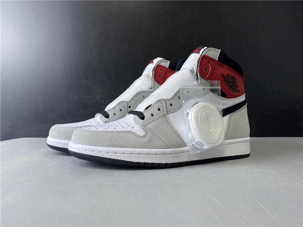 Air Jordan 1 Retro High Light Smoke Grey
