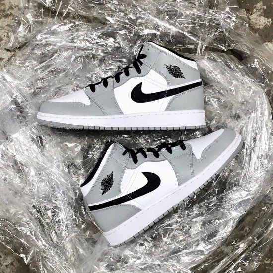 Air Jordan 1 Mid “Light Smoke Grey”
