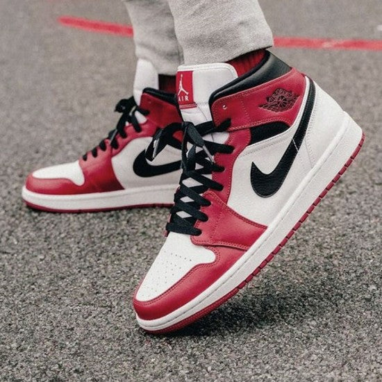 Air Jordan 1 Mid “Chicago 2020”