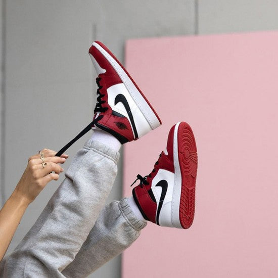 Air Jordan 1 Mid “Chicago 2020”
