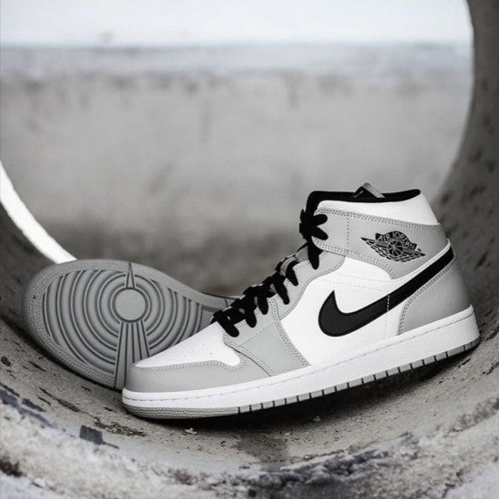Air Jordan 1 Mid “Light Smoke Grey”