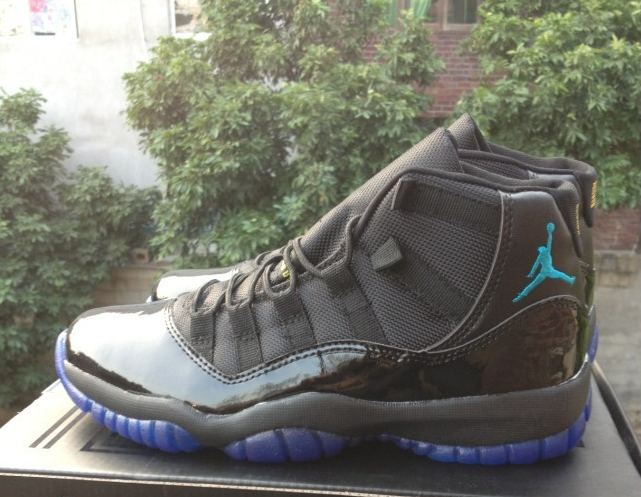 Air Jordan 11 Gamma Blue Version Christmas