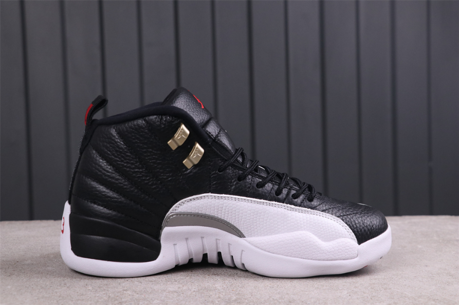 Air Jordan 12 Playoffs 2022