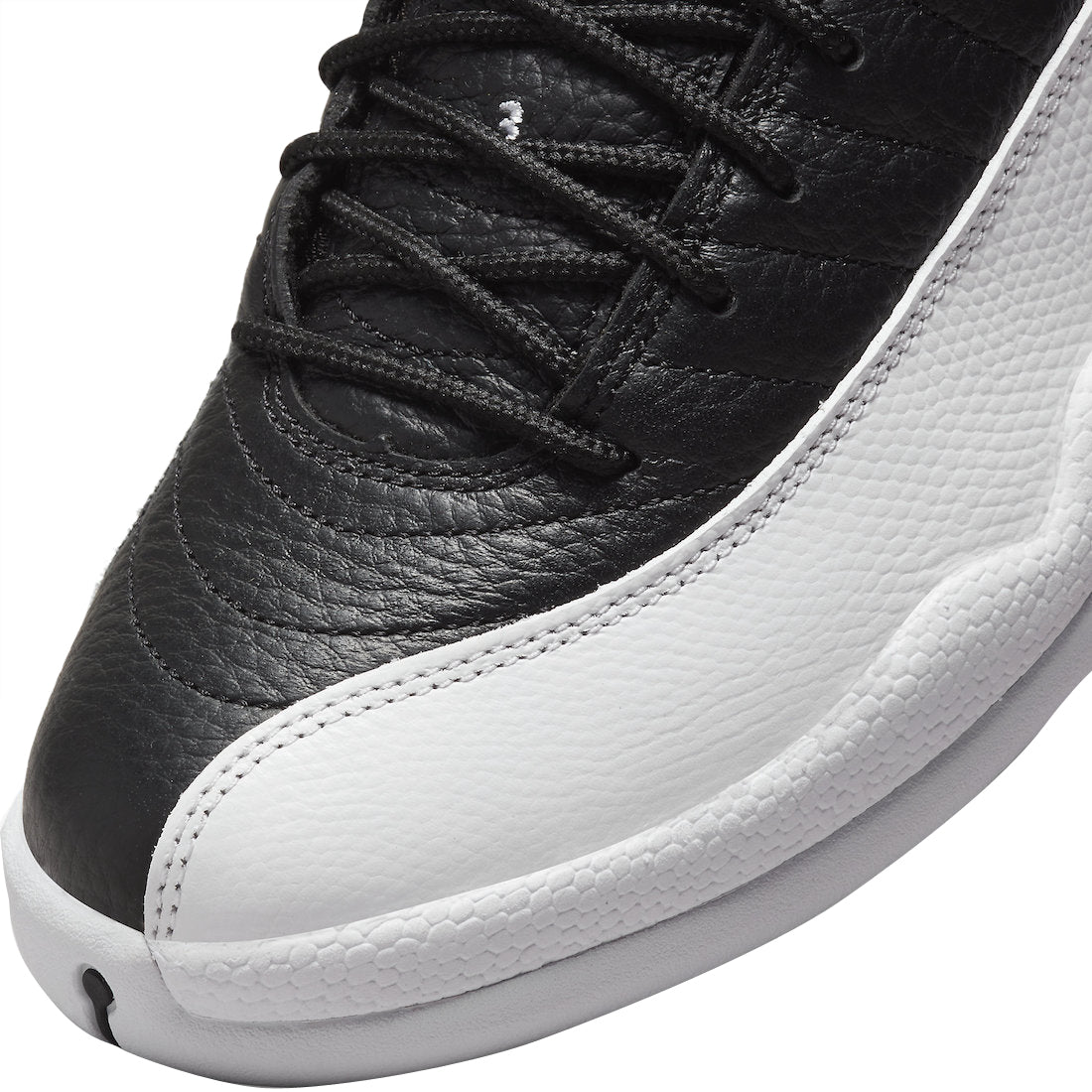 Air Jordan 12 Playoffs 2022