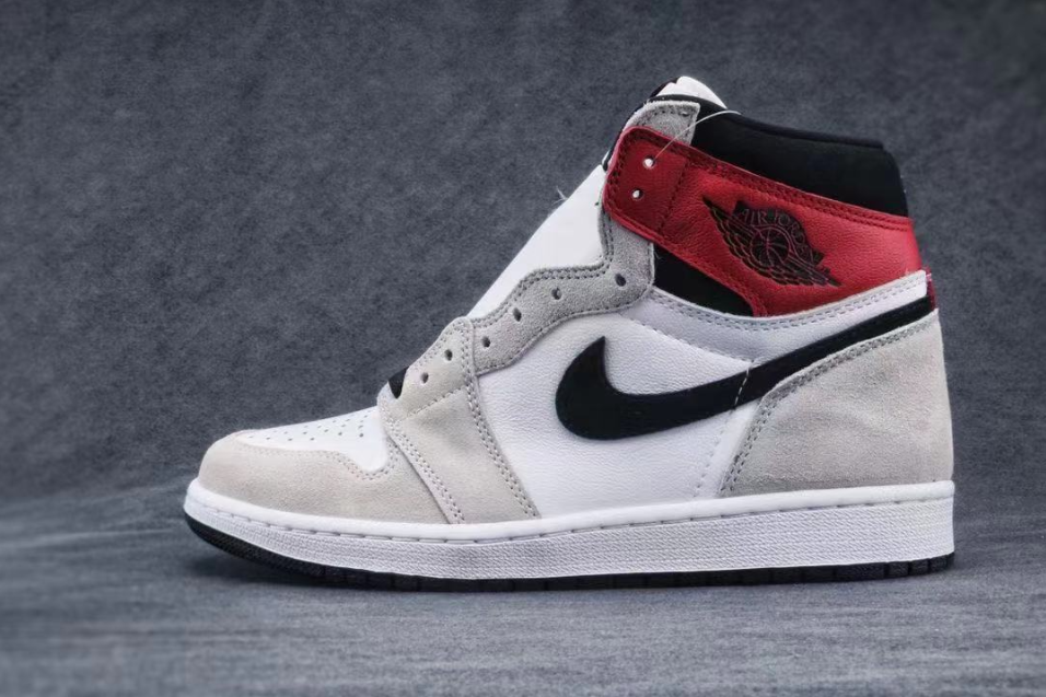 Air Jordan 1 High Light Smoke Grey