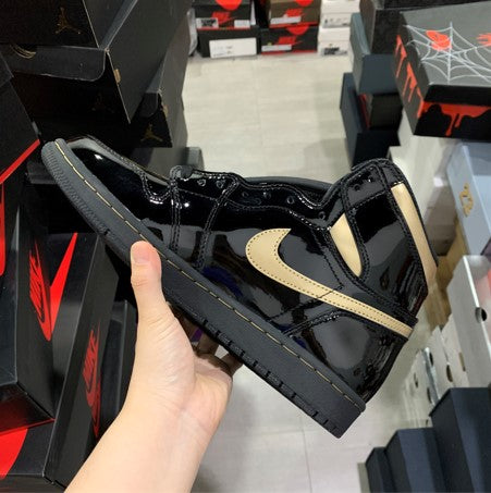 Air Jordan 1 High OG Black Metallic Gold