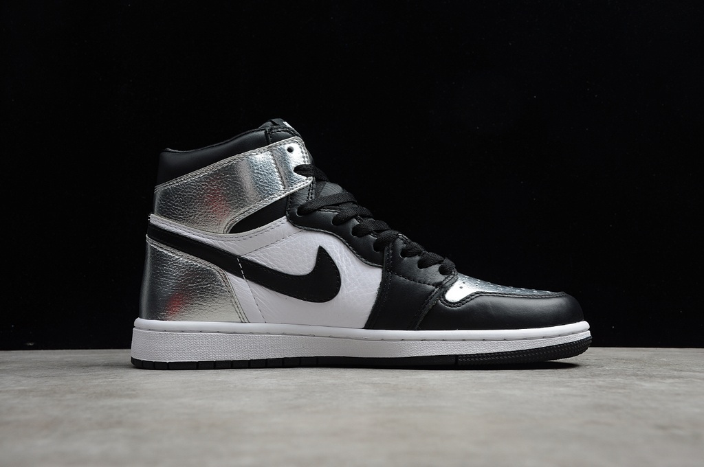 Air Jordan 1 High OG WMNS“ Silver Toe”