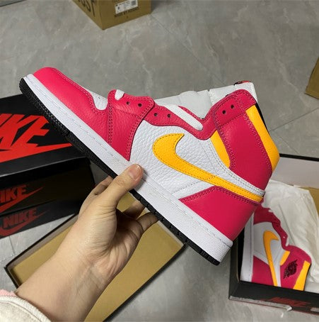 Air Jordan 1 High OG “Light Fusion Red”