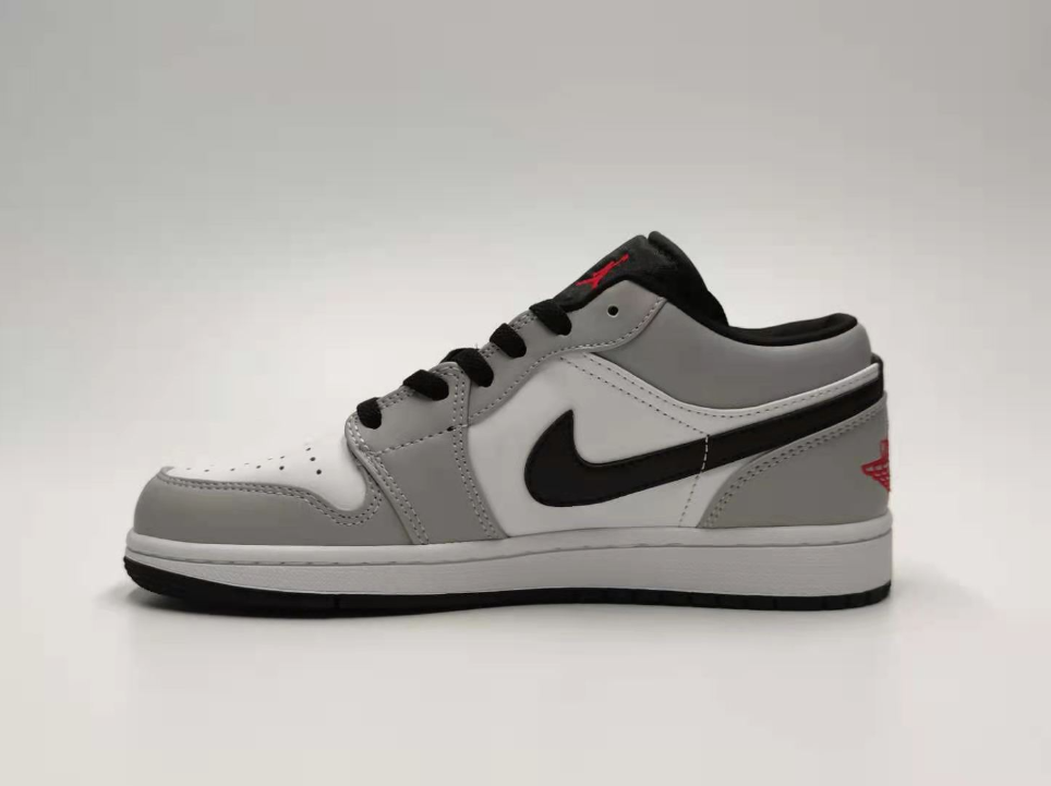 Air Jordan 1 Low Light Smoke Grey