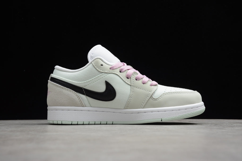 Air Jordan 1 Low SE “Barely Green”
