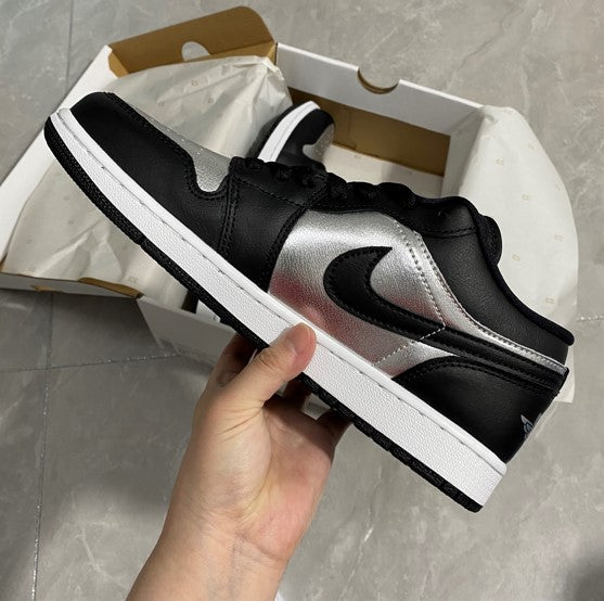 Air Jordan 1 Low “Metallic Silver”