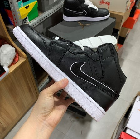 Air Jordan 1 Mid Black And White Oreo