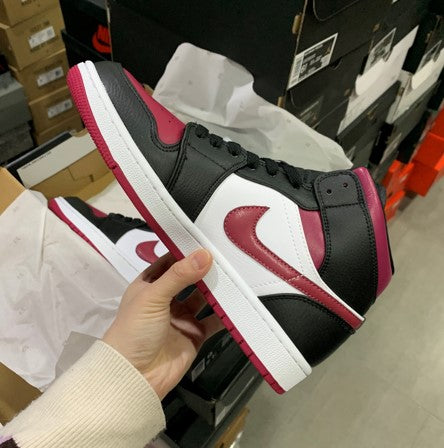 Air Jordan 1 Mid Burgundy