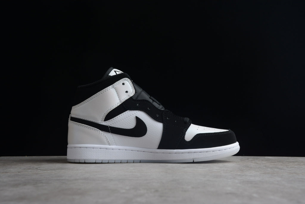 Air Jordan 1 Mid Diamond Shorts