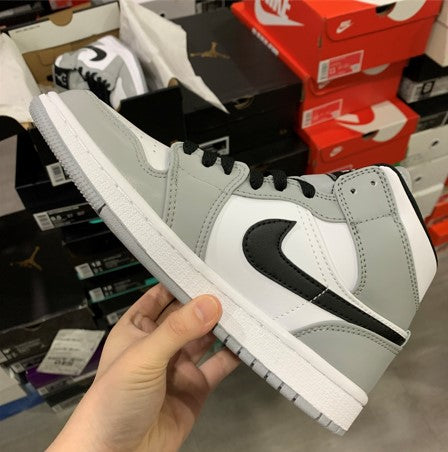 Air Jordan 1 Mid Light Smoke Grey