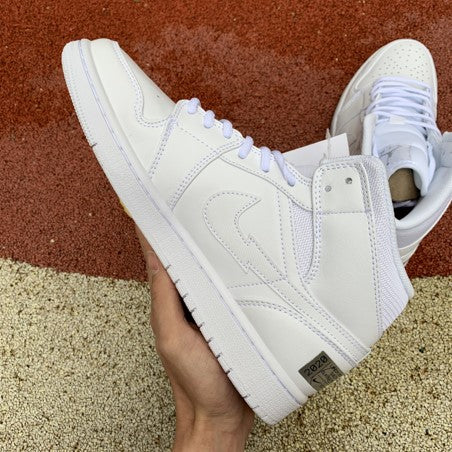 Air Jordan 1 Mid Lightning Hook