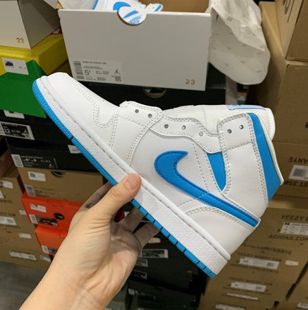 Air Jordan 1 Mid North Carolina White Blue