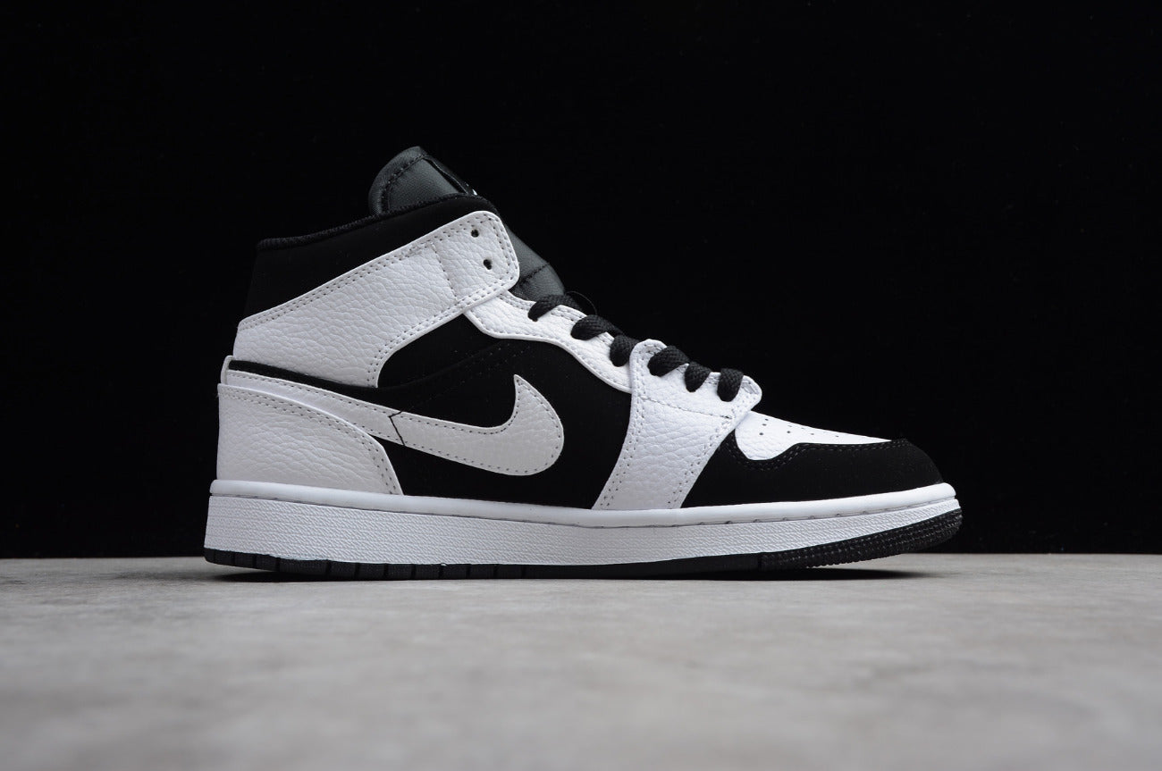 Air Jordan 1 Mid Panda