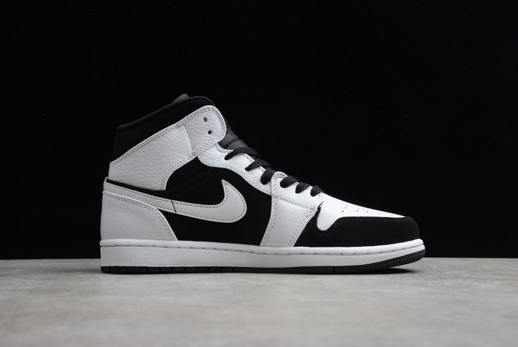 Air Jordan 1 Mid Panda