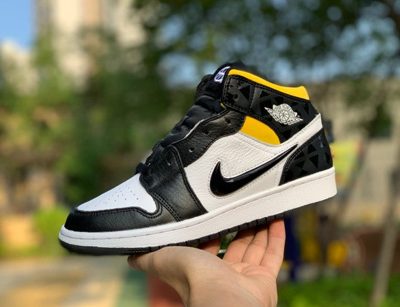 Air Jordan 1 Mid Quai 54 Four-Color Mandarin
