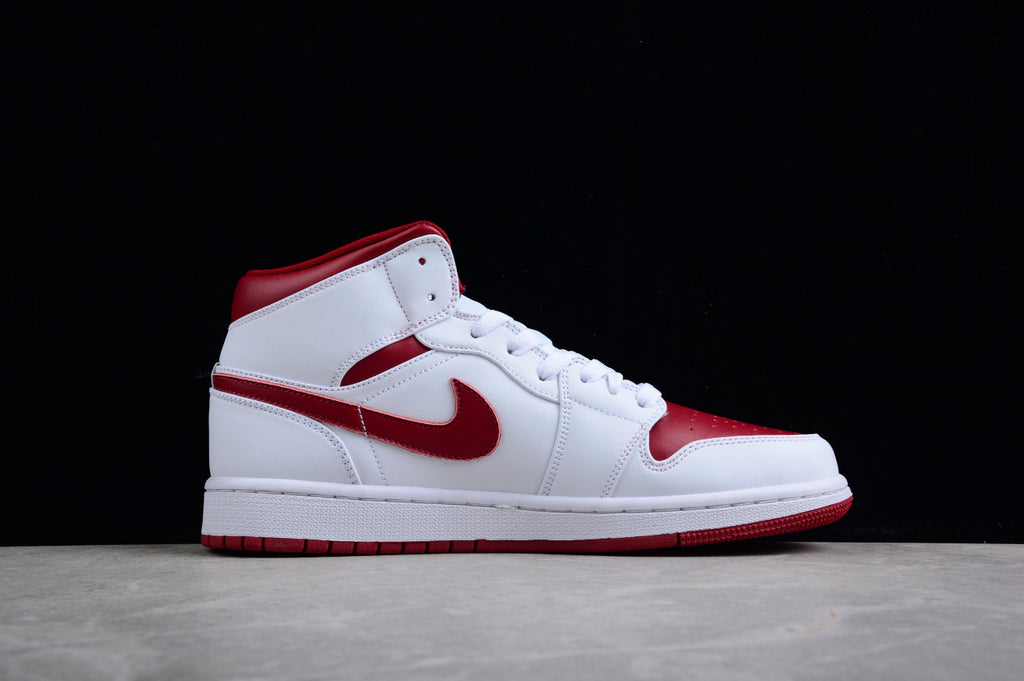 Air Jordan 1 Mid Reverse Chicago