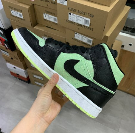 Air Jordan 1 Mid SE Black And Green