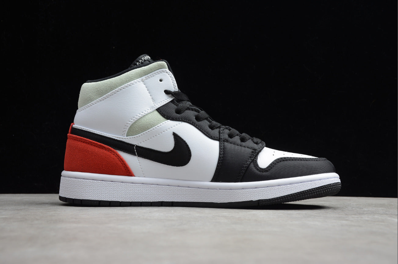 Air Jordan 1 Mid SE Black Toe