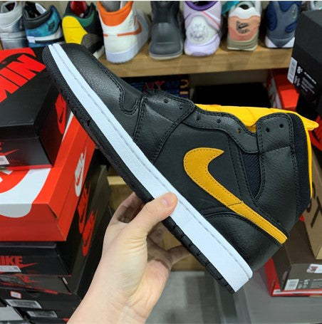 Air Jordan 1 Mid SE Corduroy Black Gold