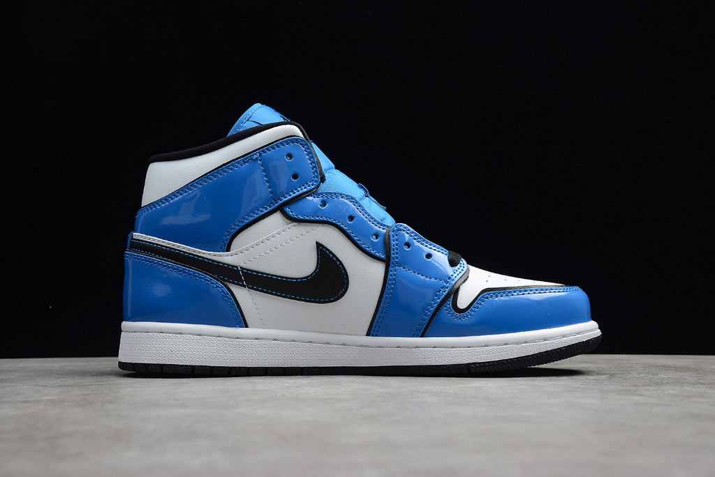 Air Jordan 1 Mid SE GS Signal Blue