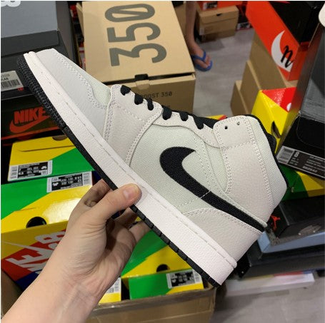 Air Jordan 1 Mid SE Light Bone