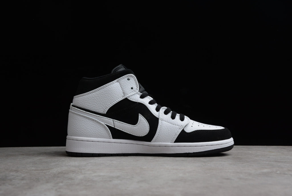 Air Jordan 1 Mid Tuxedo