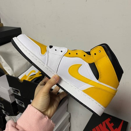 Air Jordan 1 Mid White And Yellow