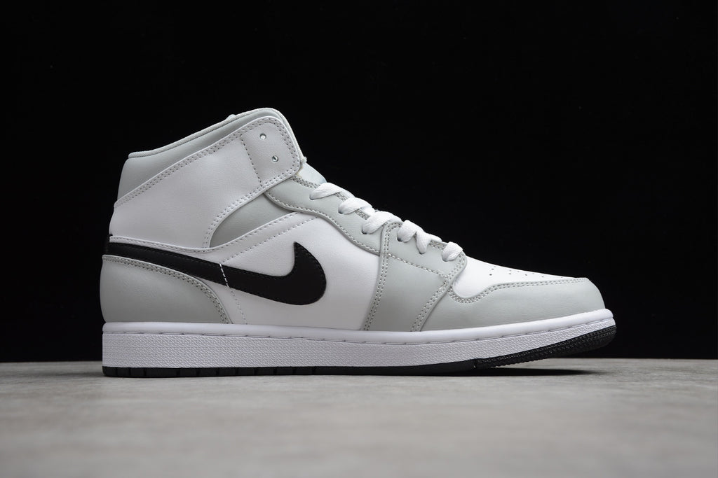 Air Jordan 1 Mid 'Light Smoke Grey'