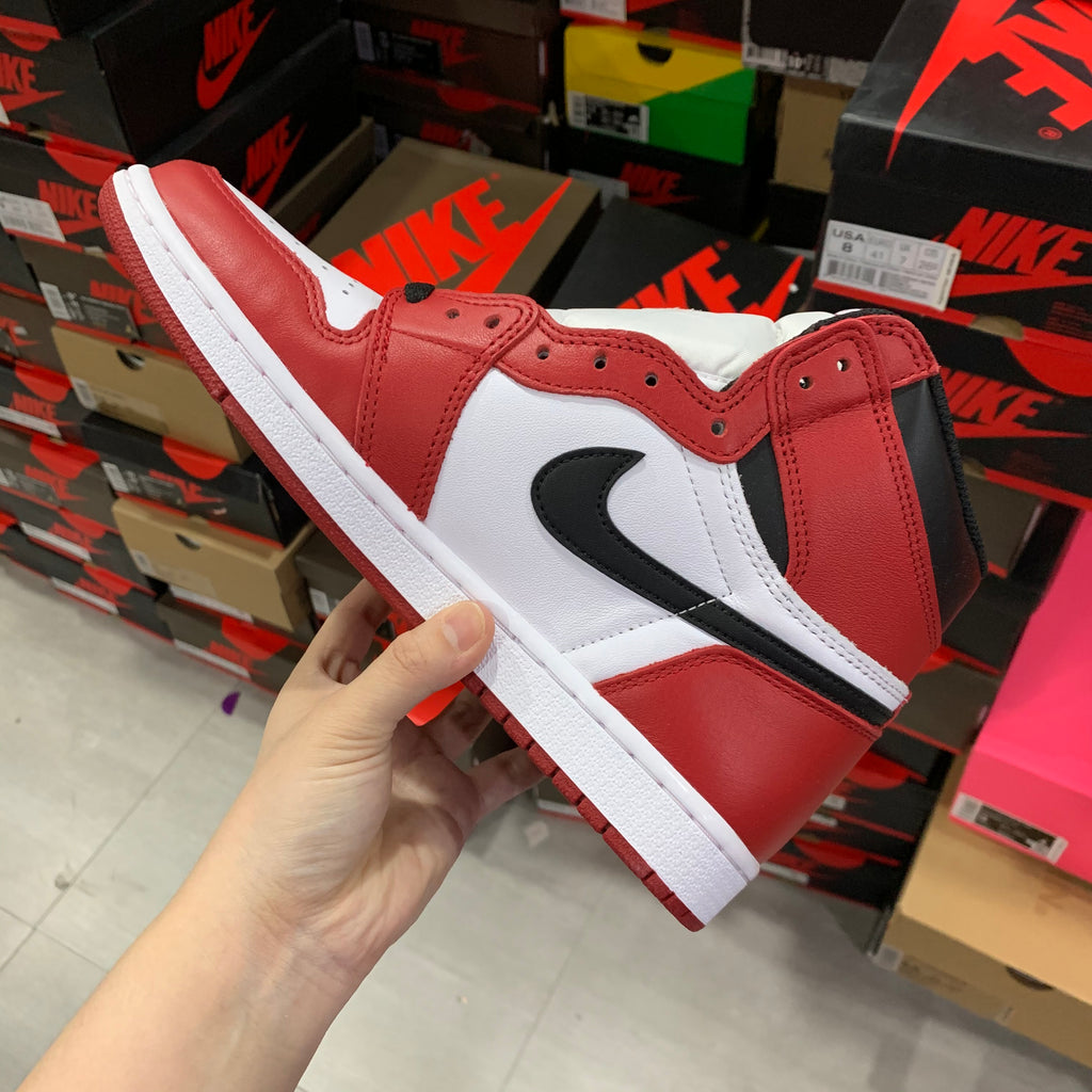 Air Jordan 1 OG Chicago Red White