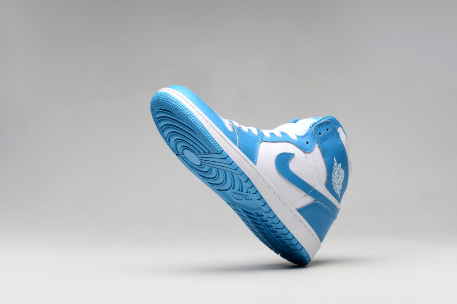 Air Jordan 1 Retro High OG UNC White Powder Blue