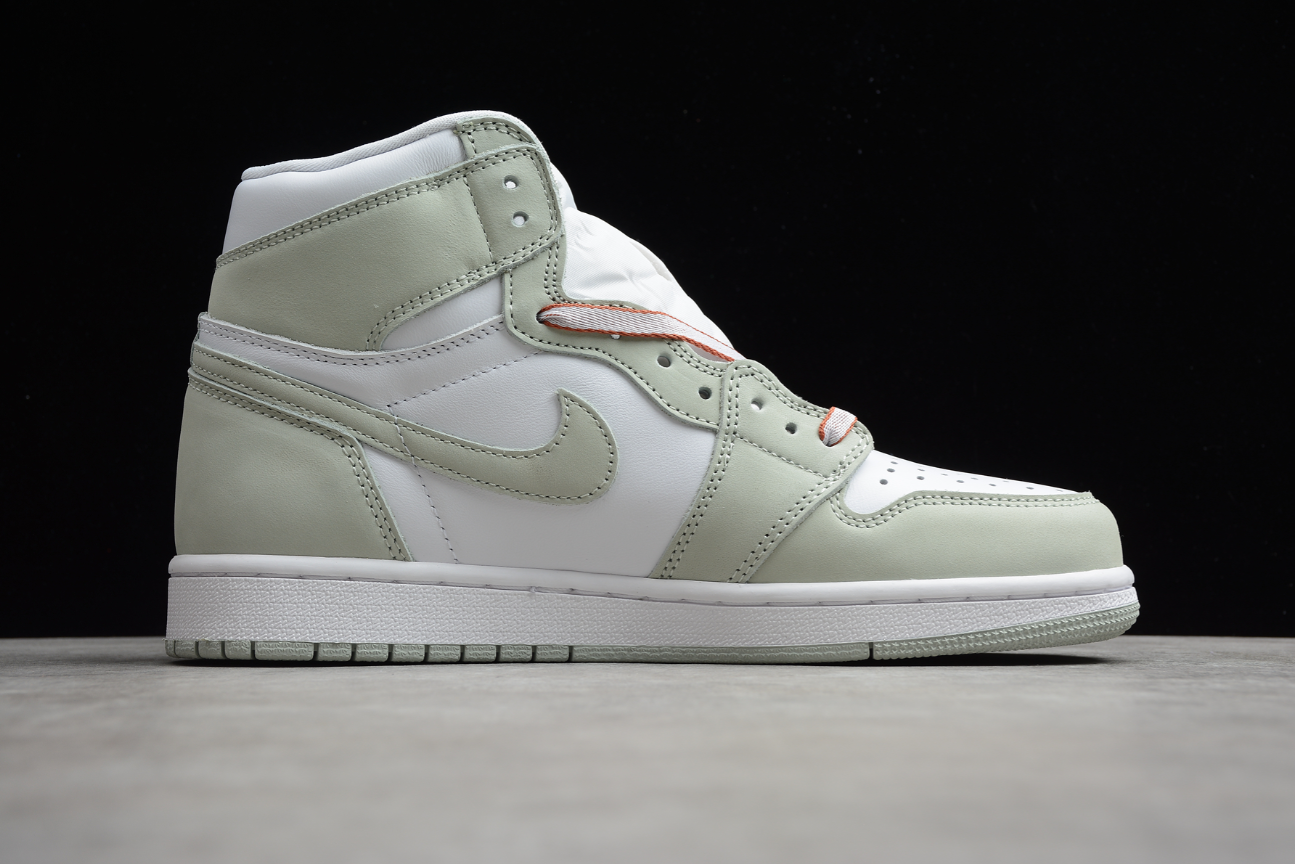 Air Jordan 1 Retro High OG “Seafoam”