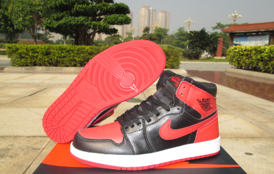 Air Jordan 1 Retro High The Return Bred Black-Gym Red