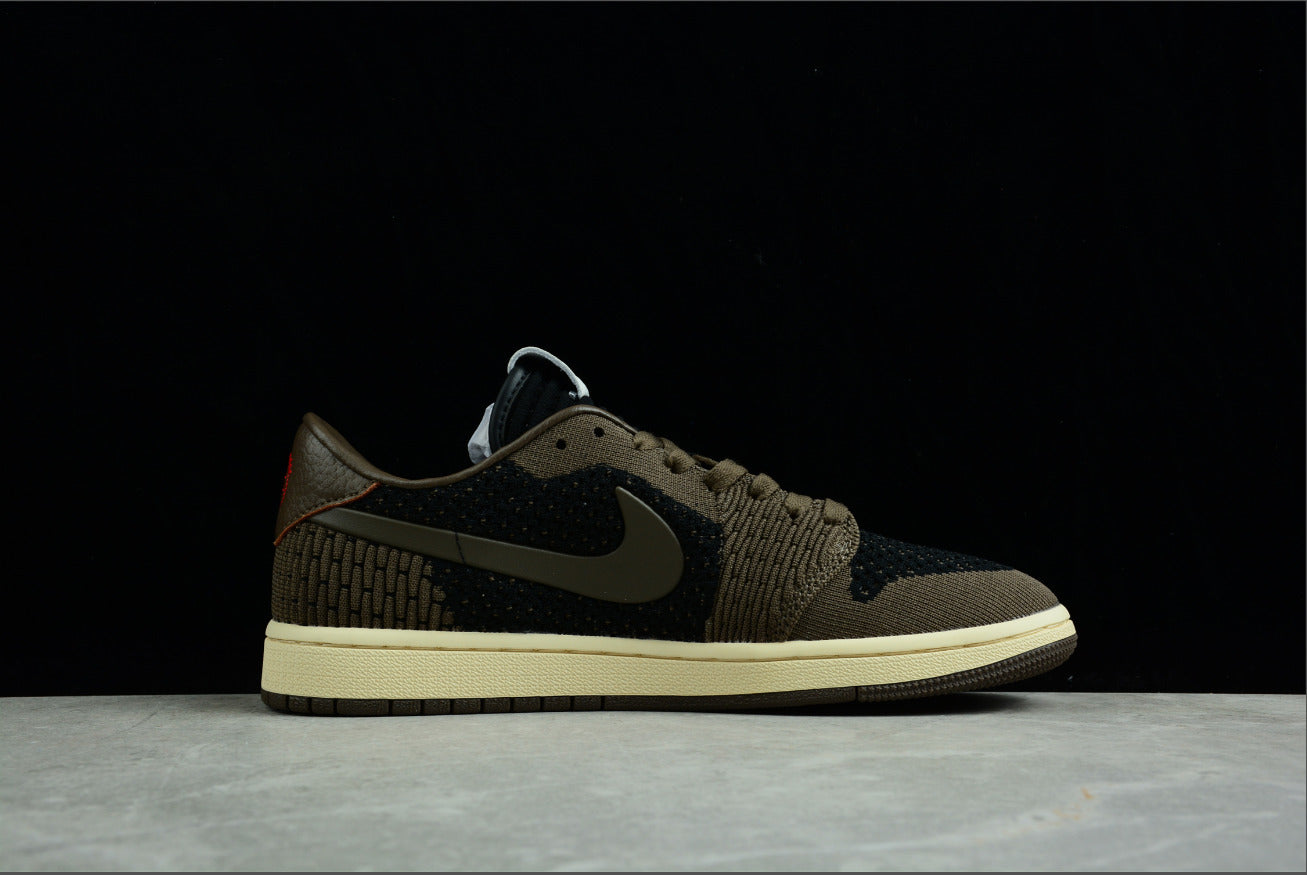Air Jordan 1 Retro Low Flyknit Barb