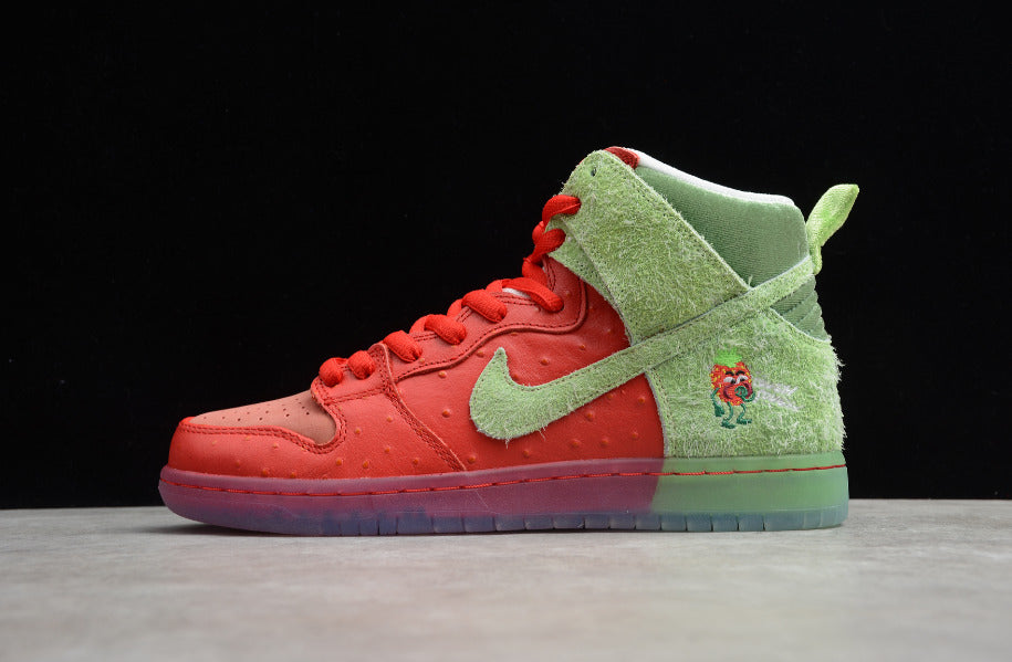 NK Dunk High Strawberry Dunk