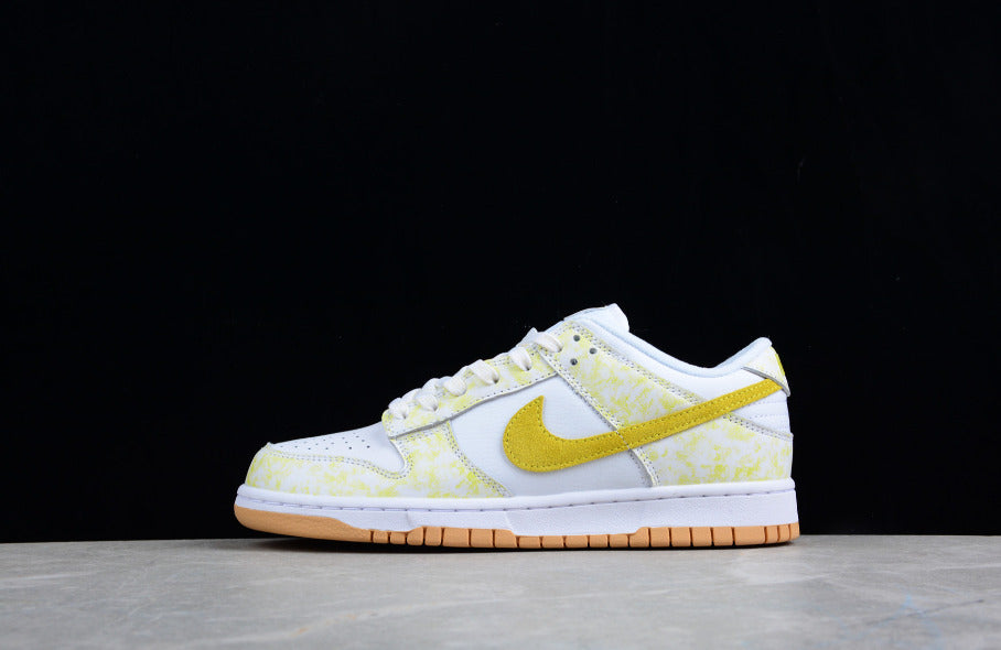 NK Dunk Low Yellow Strike